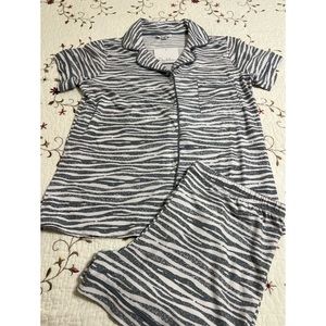 Roudelain 2pc Pajamas Gray & White Size Medium So Soft
